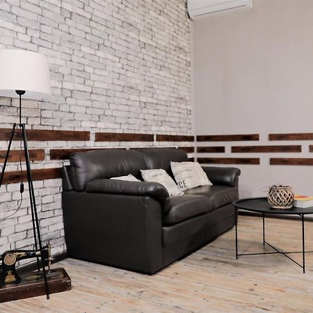 Avlabari Apartment - New One Tbilisi ภายนอก รูปภาพ
