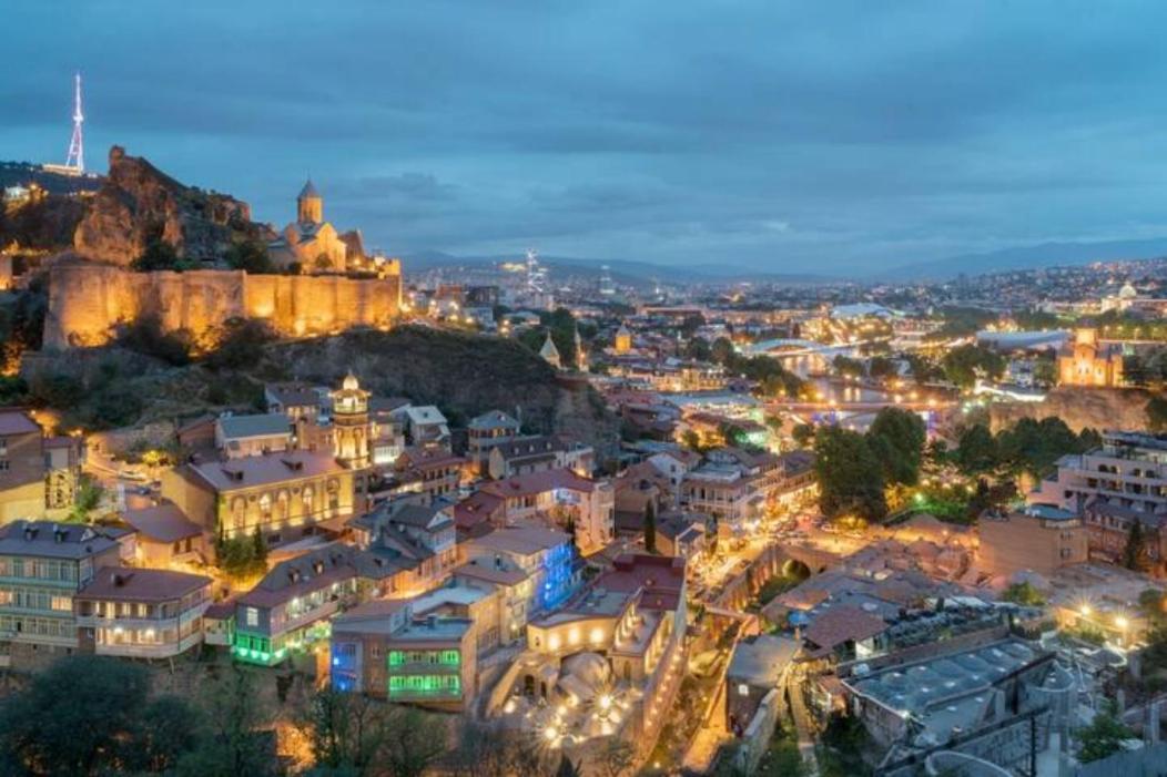 Avlabari Apartment - New One Tbilisi ภายนอก รูปภาพ
