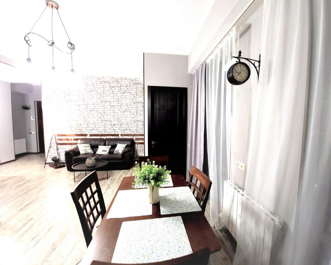 Avlabari Apartment - New One Tbilisi ภายนอก รูปภาพ