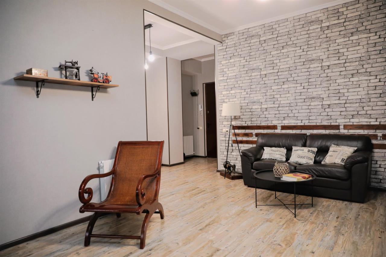Avlabari Apartment - New One Tbilisi ภายนอก รูปภาพ