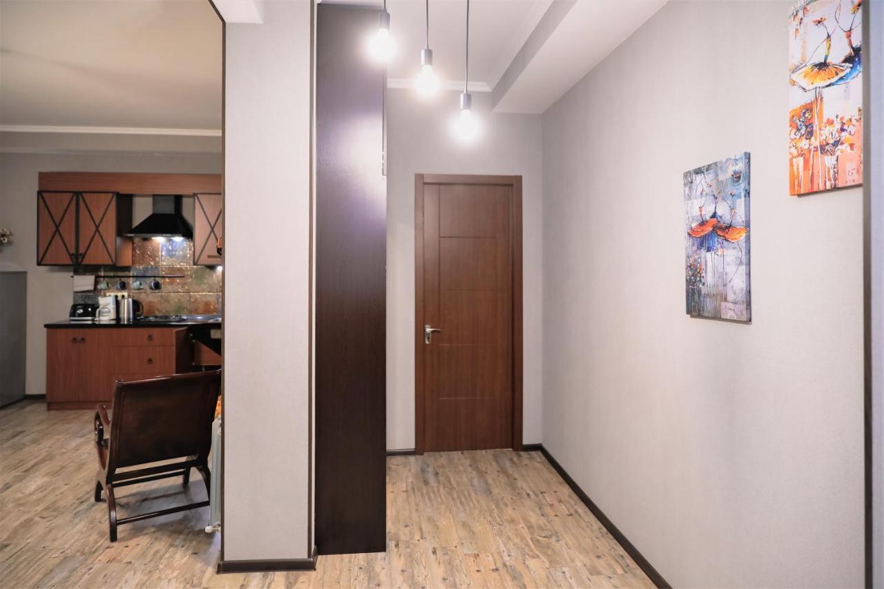 Avlabari Apartment - New One Tbilisi ภายนอก รูปภาพ
